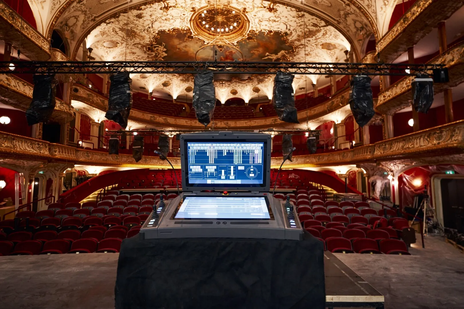 Volkstheater 1 Martin Phox Large