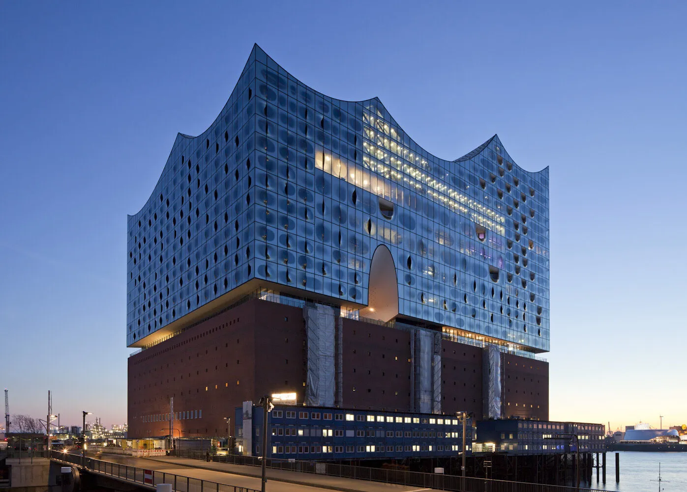 Elbphilharmonie außen  6387