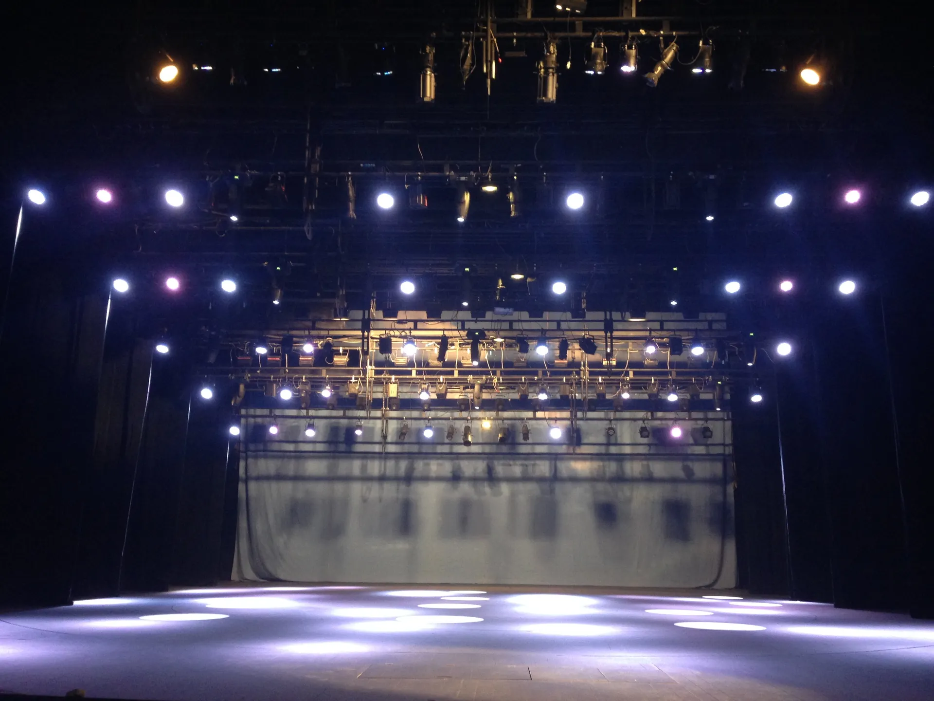 AM Yerevan Sundukyan Theatre 0901